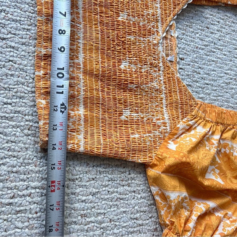CLEOBELLA Everly Yellow Smocked Puff Sleeve Crop Top - Picture 5 of 11